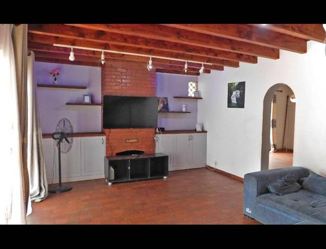 4 BEDROOM HOUSE FOR SALE IN WESTRIDGE